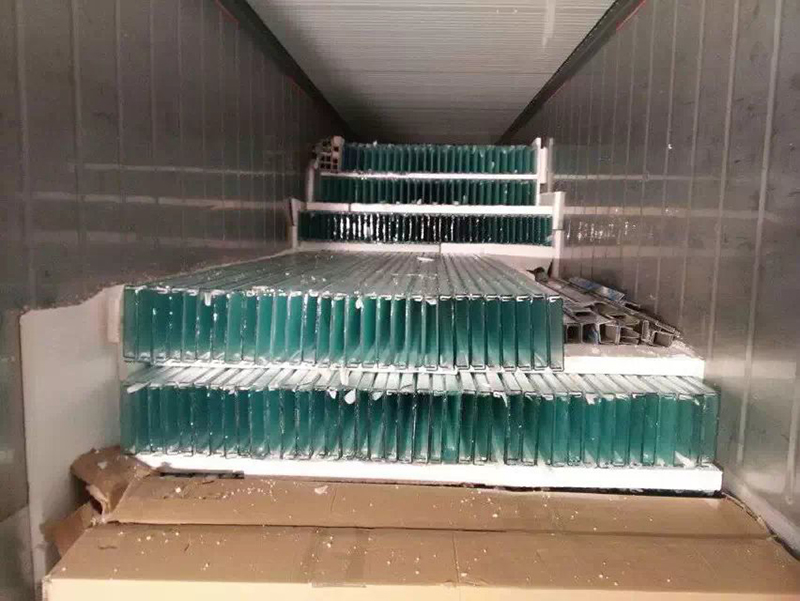 1548603438743631.jpg 出口秘魯裝車現(xiàn)場05.jpg